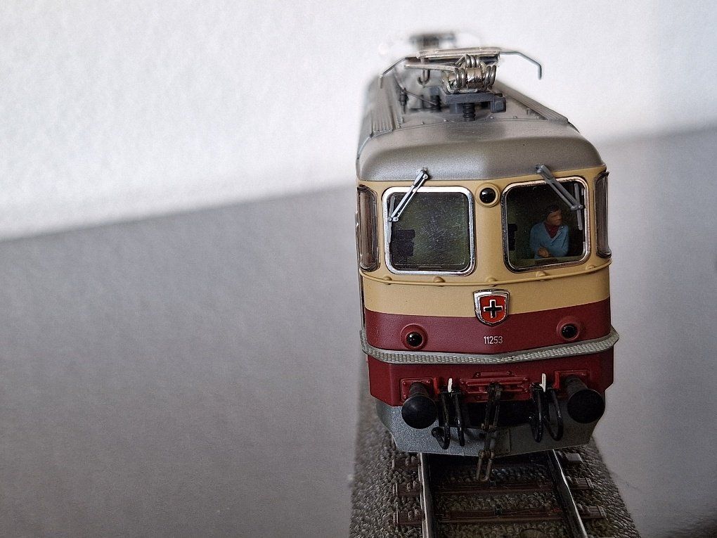 Hag 216 HO. Locomotive CFF 11253, Re 4/4 TEE, selon photos (Neu (gemäss ...