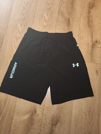 Short Under Armour, Taille (XL) Size better for M other L