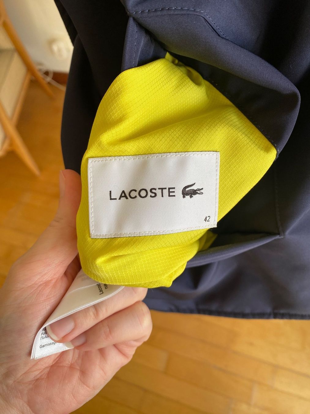 Lacoste Giacche: Veste mi-saison Lacoste réversible taille 42 – Usato da Basel venduto da Maria-Alexa 7