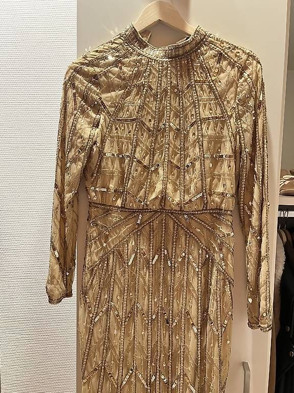 Kleider: Asos Kleid 34 in Gold  – Gebraucht aus Altenrhein von jus_mx89 1
