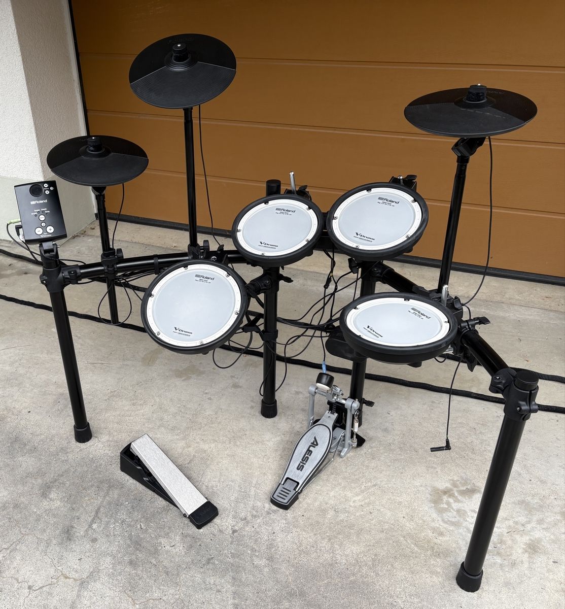 Roland Musikinstrumente: Einsteiger Drum Kit Roland TD-1DMK – Gebraucht aus Auenstein von 5222