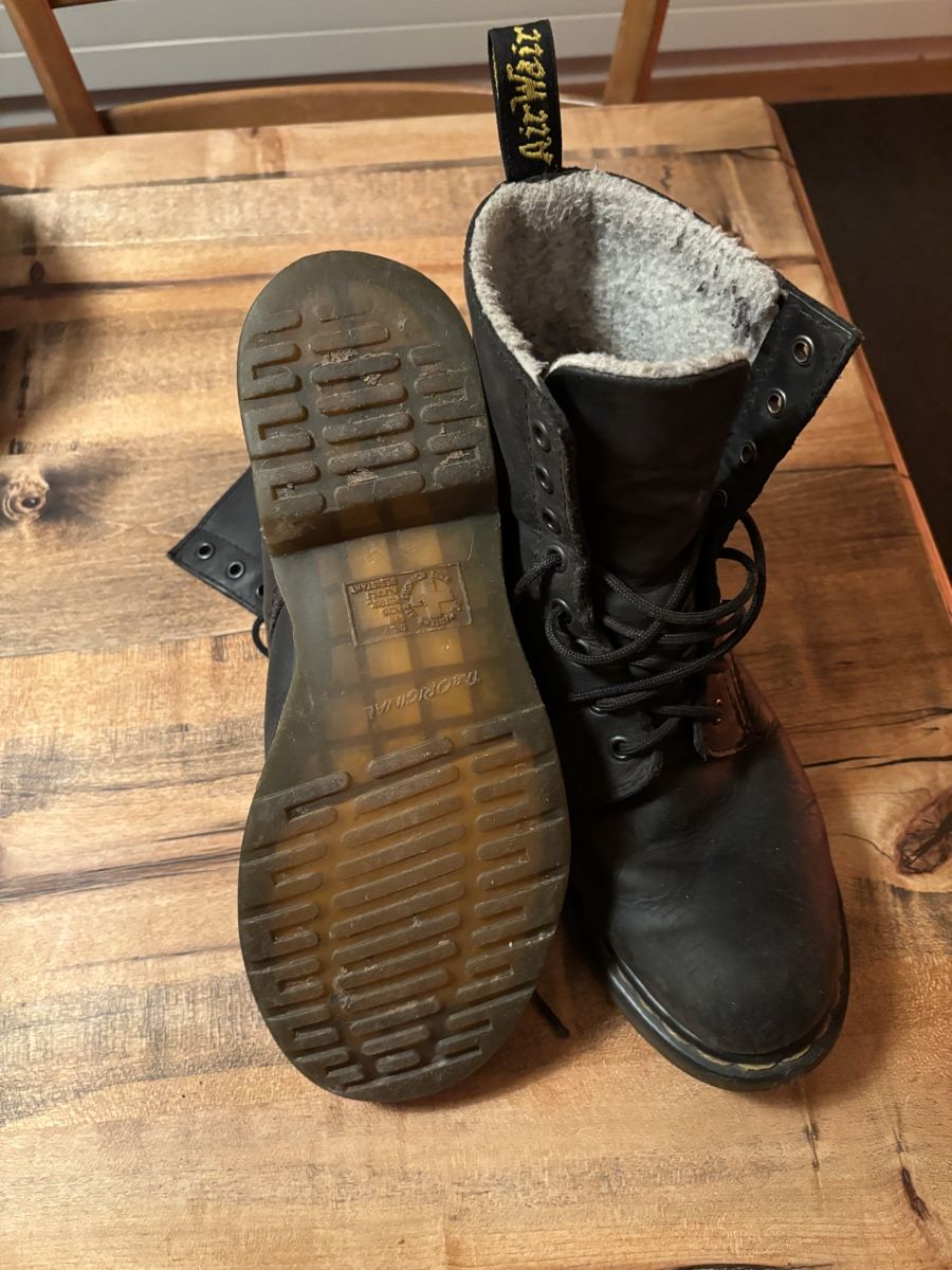 Dr. Martens Chaussures hommes: Docmartens gefüttert  – D'occasion à Zürich par lemon8397 1