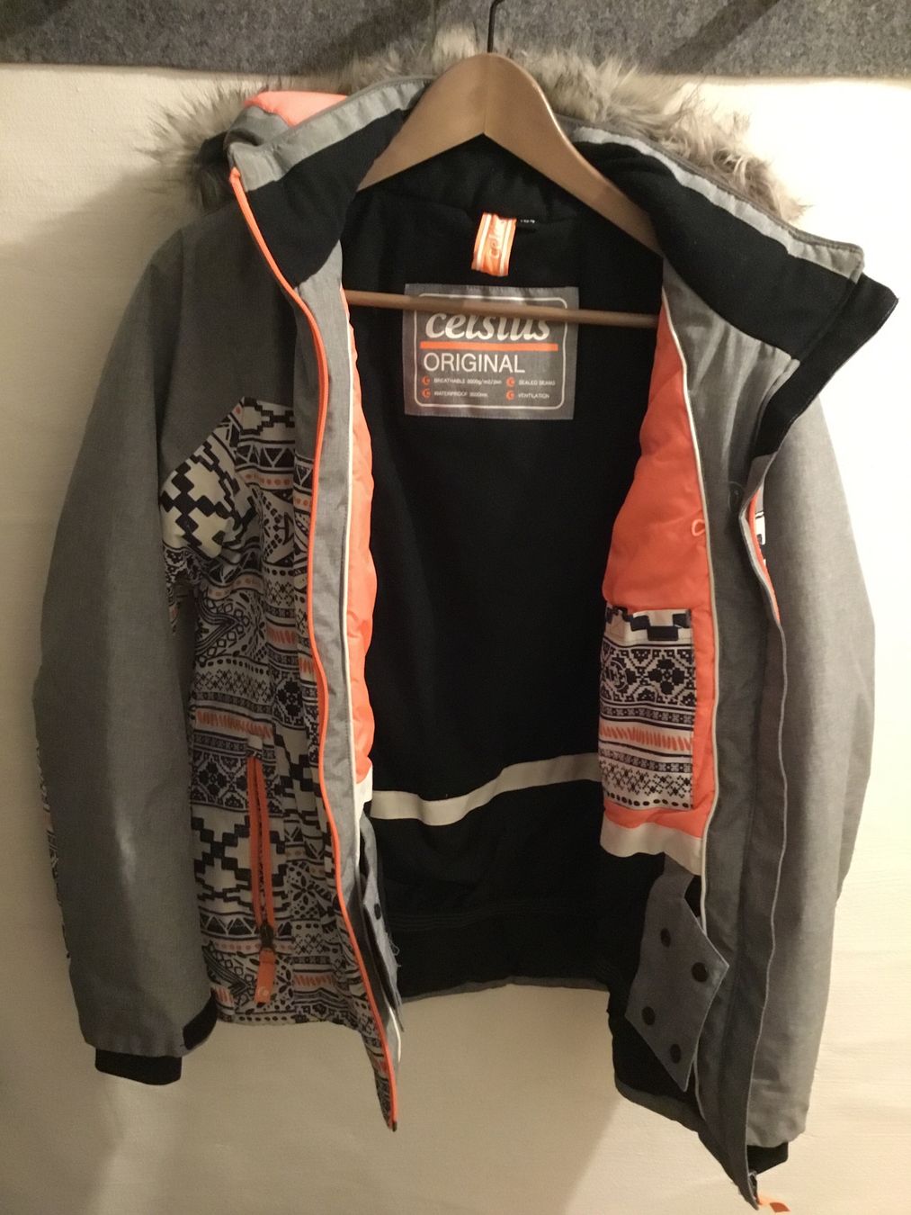 Vestes & Manteaux: Winterjacke – D'occasion à Bäretswil par tan_22c9 1