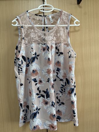 Chicorée Damen Sommertop Gr. M Spitze Blumenmuster Rosa Eleg