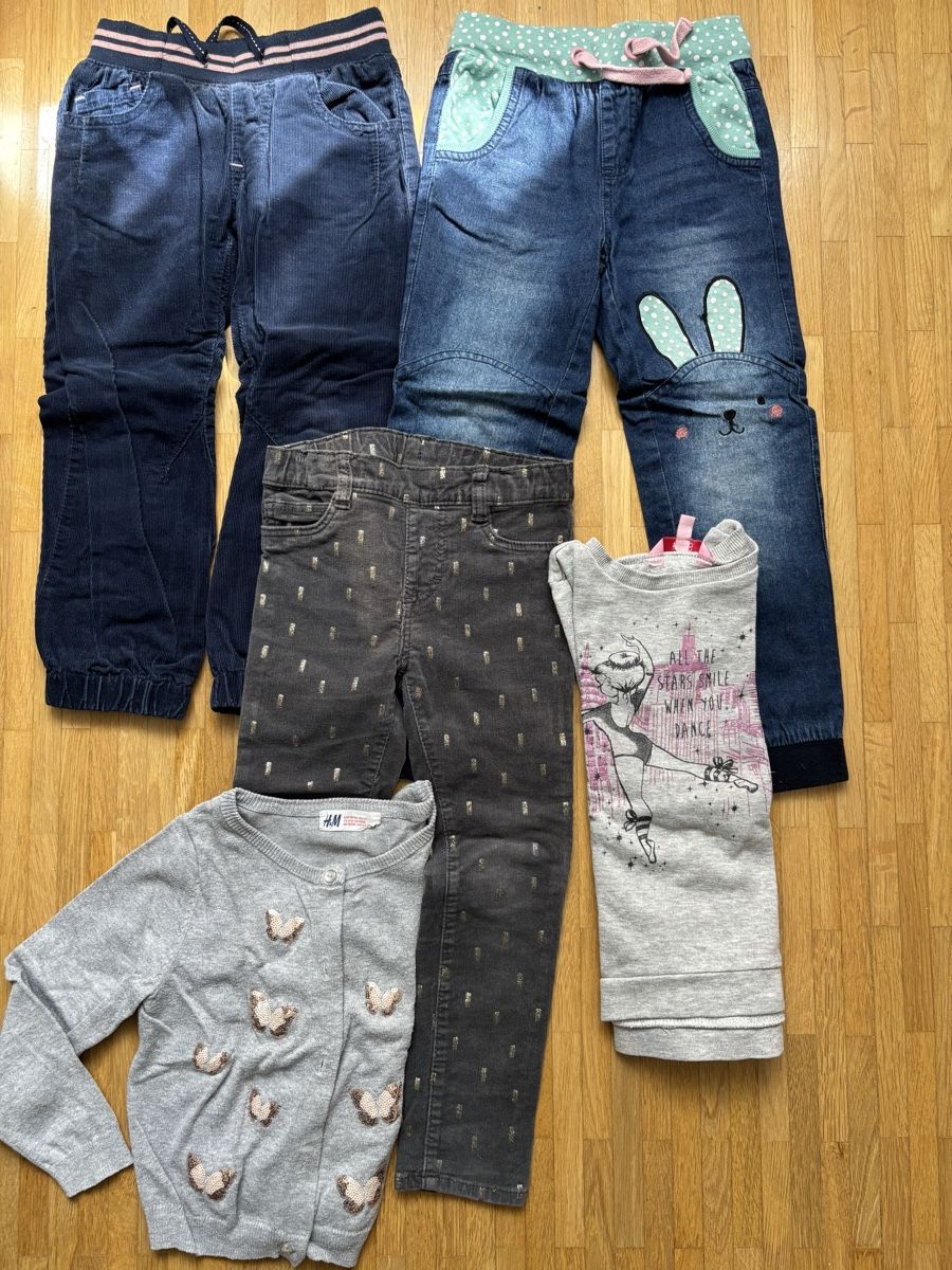 Lotti & Set di vestiti: 39-teiliges Kleiderset Gr. 98/104 – Usato da Niederwangen b. Bern venduto da muidop 1