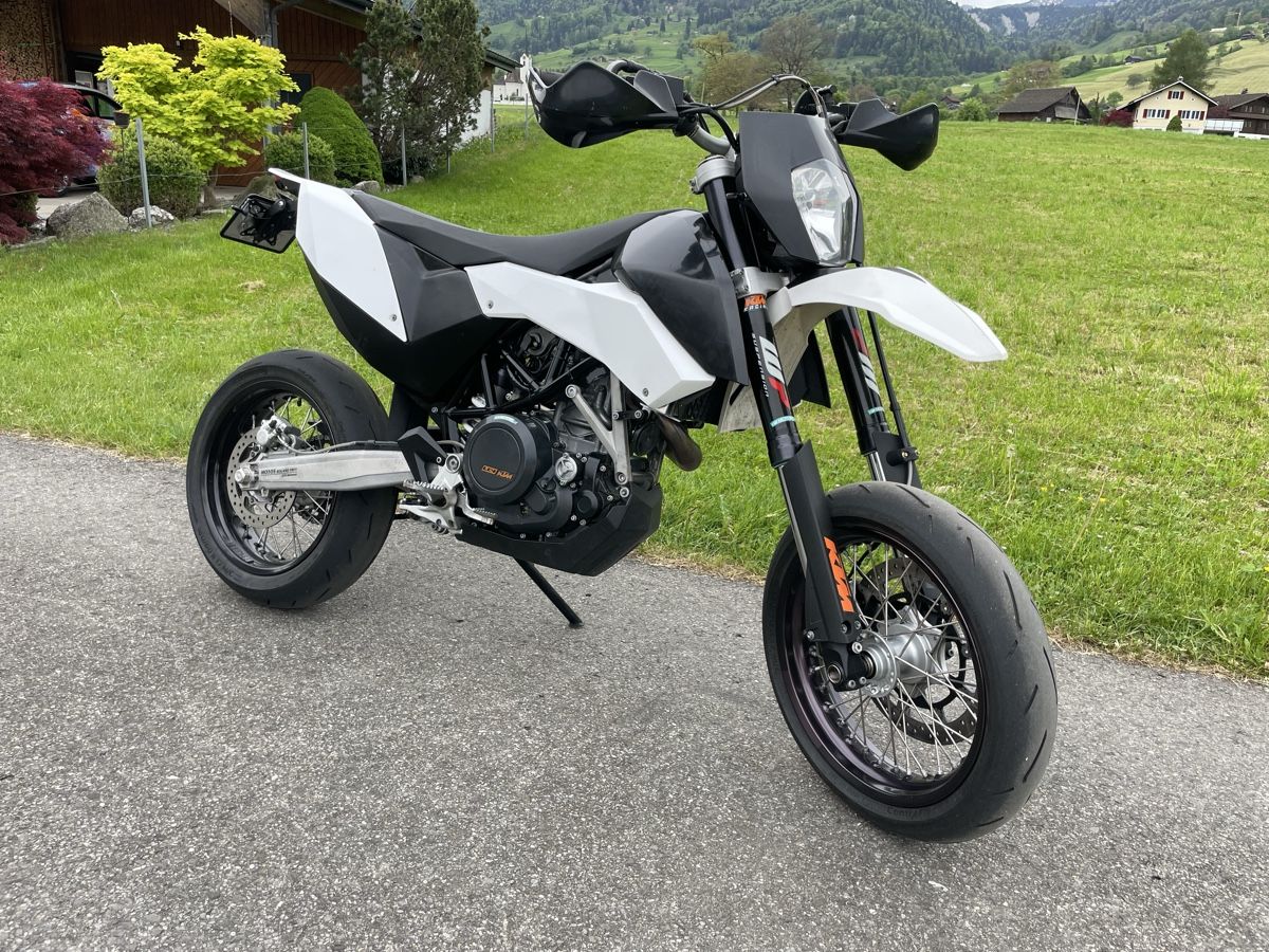 KTM Strada: KTM 690 SMC – Usato da Giswil venduto da Gago40