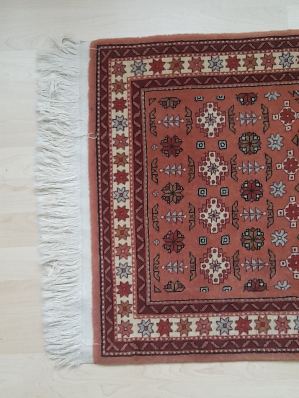 Teppiche: Kleiner Seidenteppich – Gebraucht aus Thun von Treff.....e 1