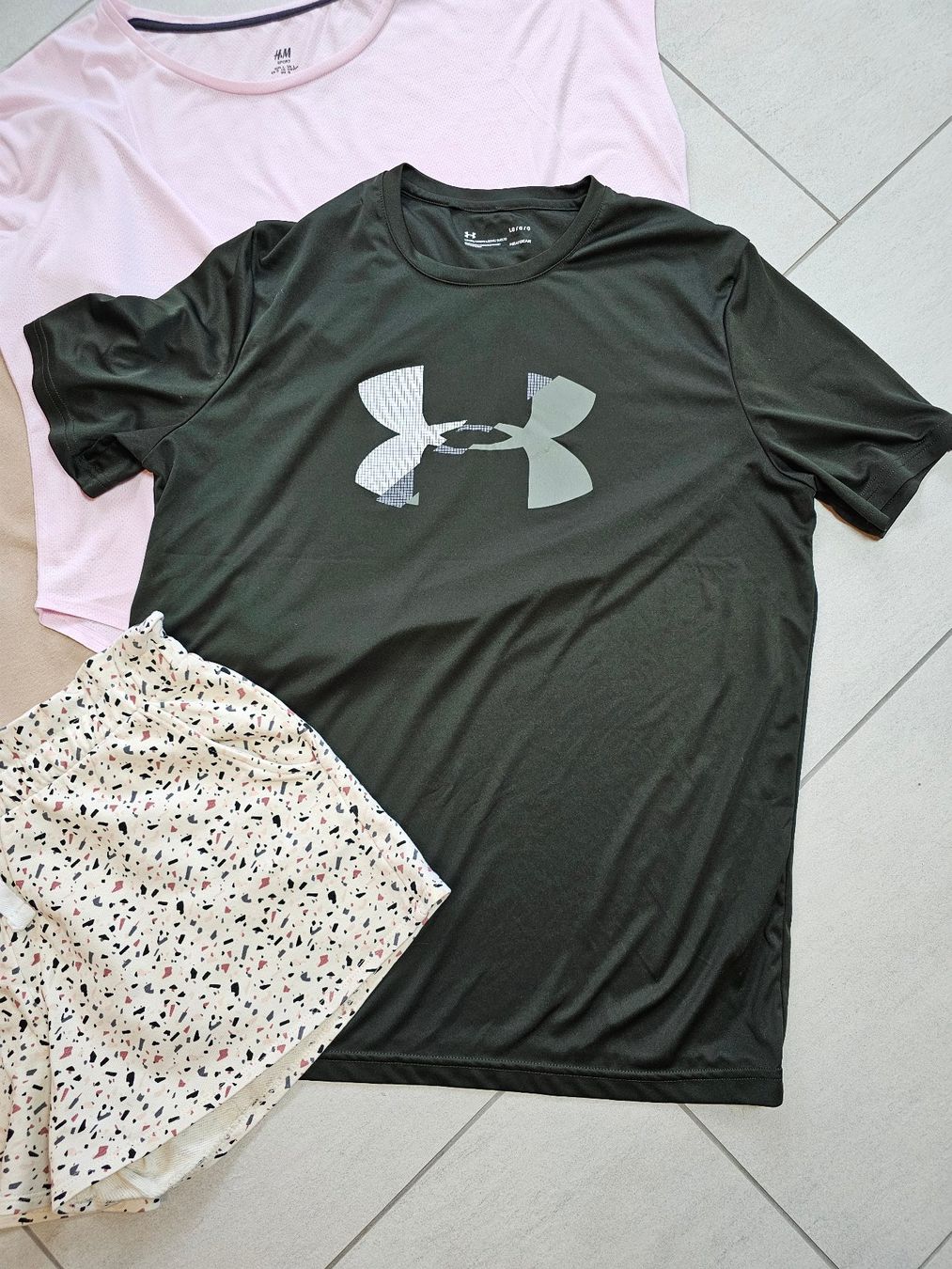 Lotti di vestiti: Turnhose & 2 Sportshirts & Pullover Gr. L – Usato da Einigen venduto da Pretorius66 1