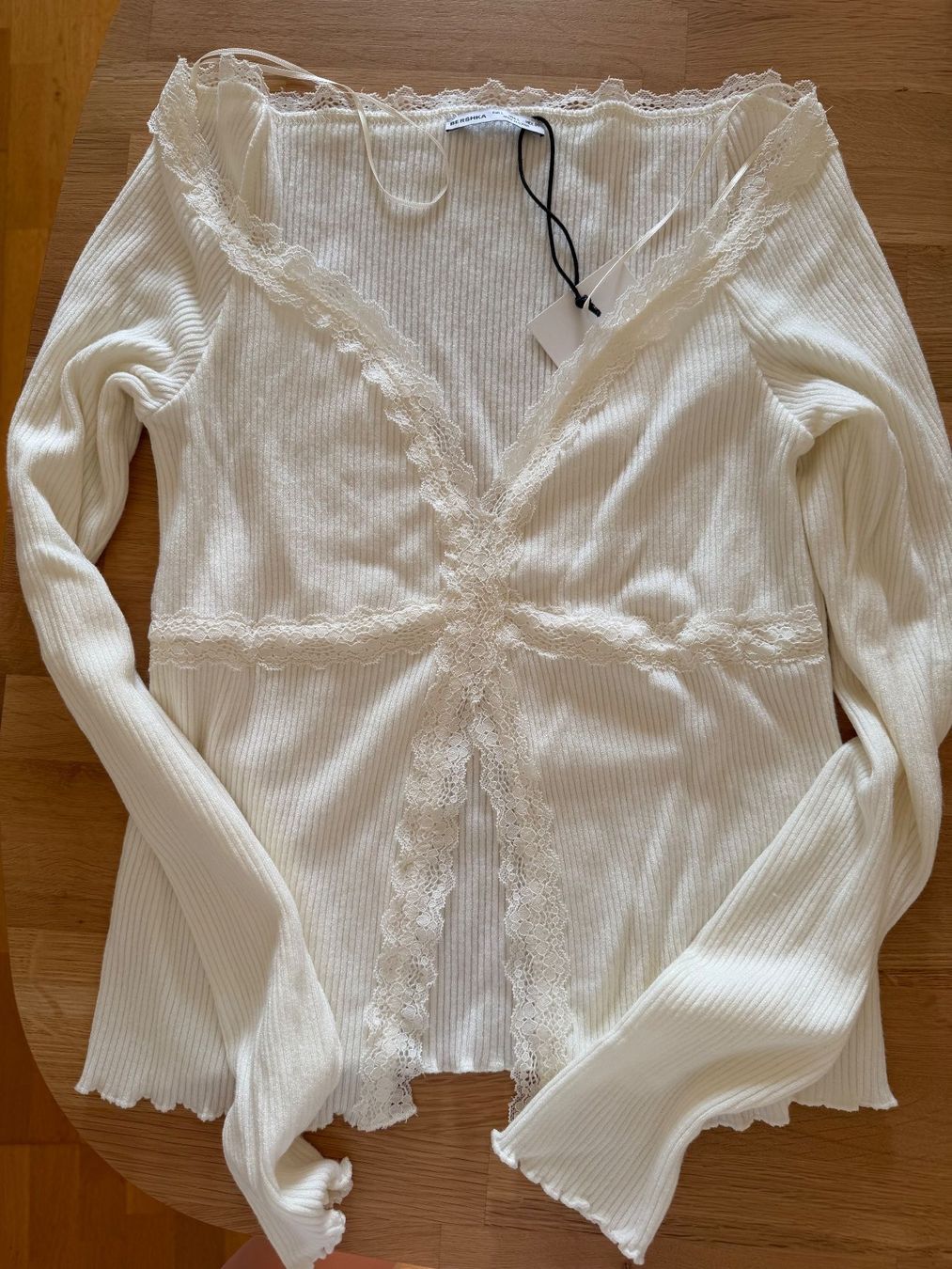 Blusen: BERSHKA Bluse – Neu und originalverpackt aus Zürich von mag_25p7 1