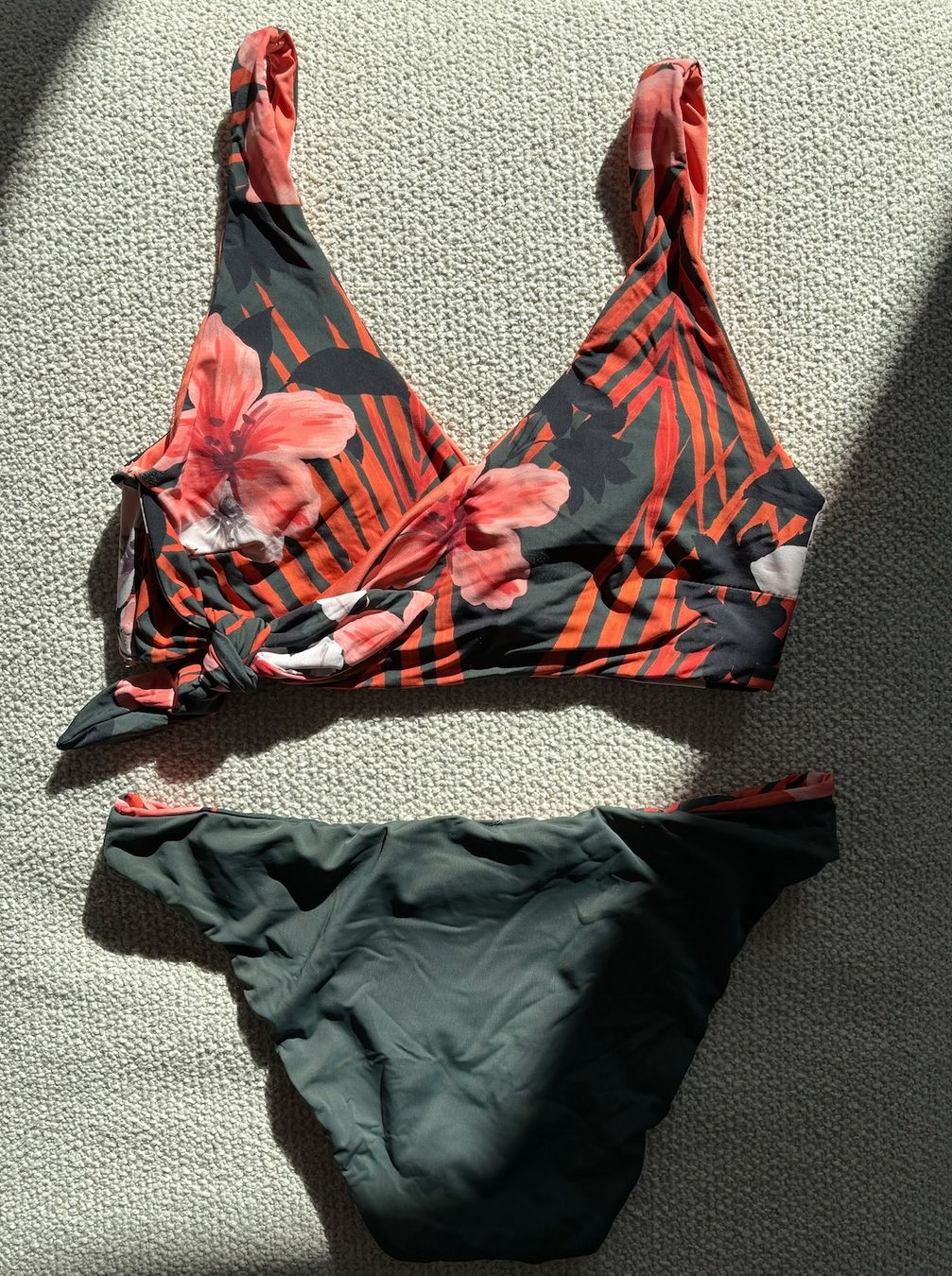 Badekleider & Bikinis: Bikini mit wendbarer Bikinihose – Gebraucht aus Zürich von jas_5mwh 1