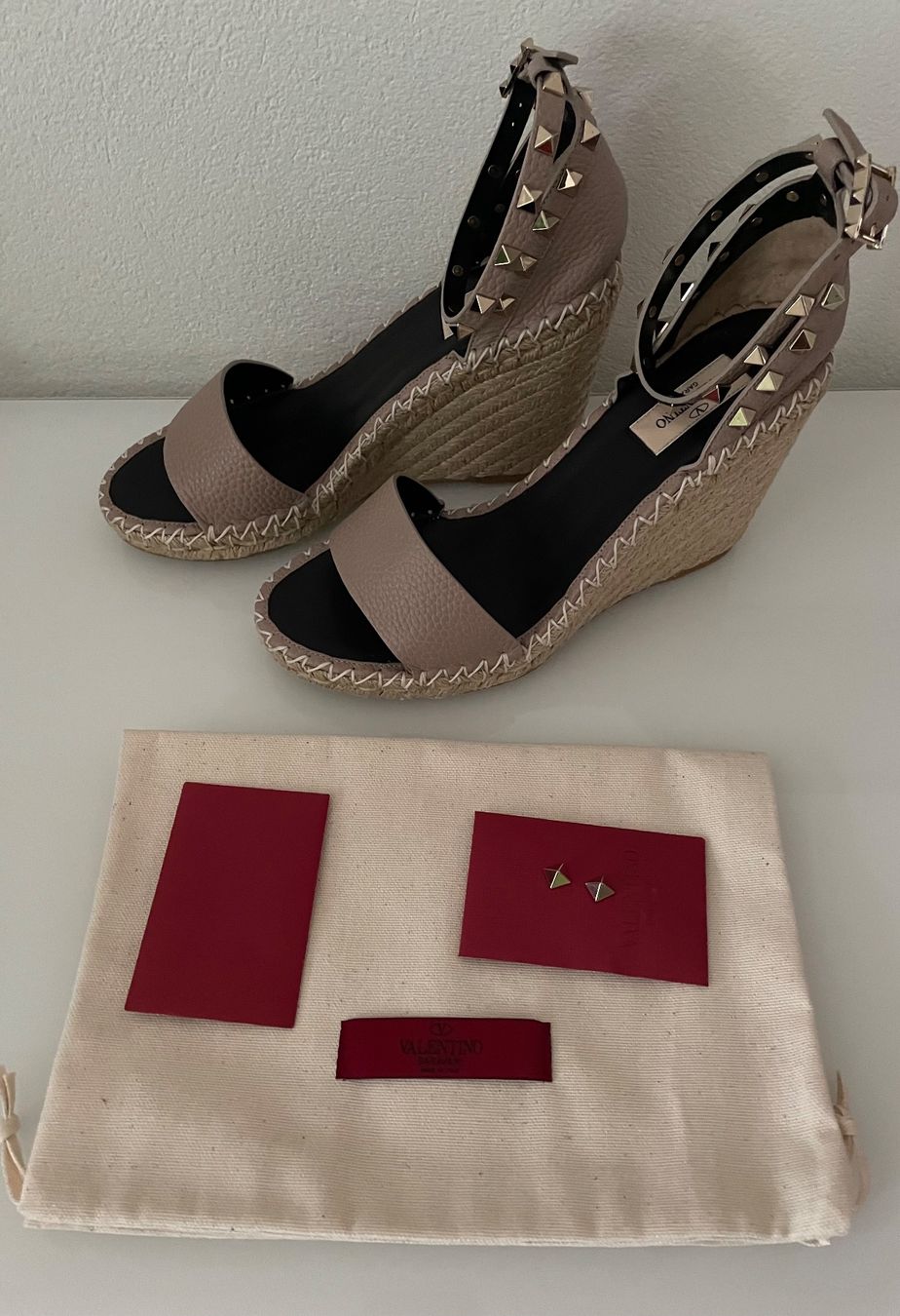 Valentino Scarpe da donna: Valentino Garavani Rockstud Sandalen Gr. 39 – Nuovo (secondo la descrizione) da Benken ZH venduto da Mistery5