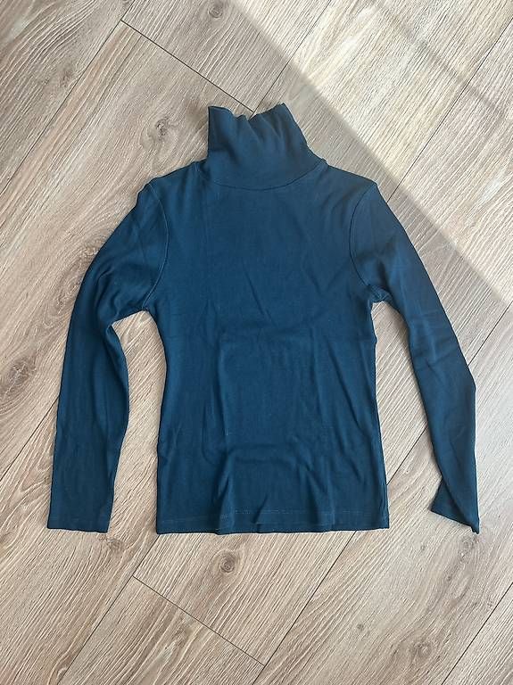 Lots de vêtements: diverse Oberteile  – D'occasion à Brütten par cel_l8pt 1