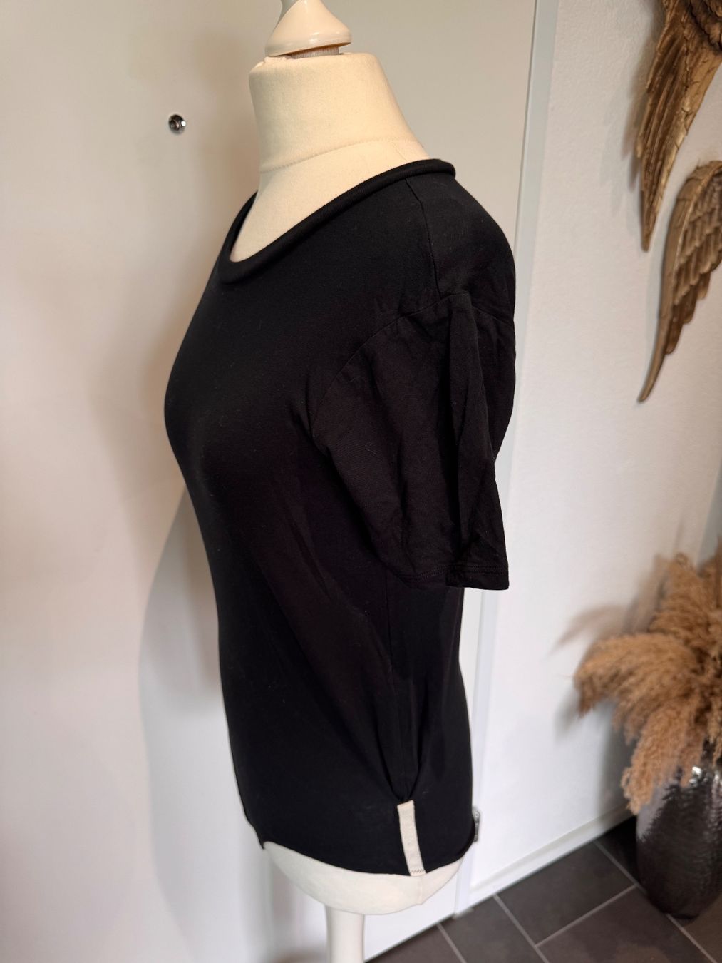 T-shirts: Basic Shirt / Body Schwarz Gr. XS – D'occasion à Rothrist par Fondgruebe 3