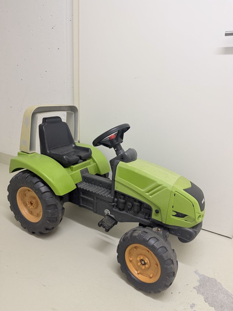 Veicoli per bambini: Tret Traktor Kinder grün mit Gebrauchsspuren – Usato da Goldau venduto da mira221