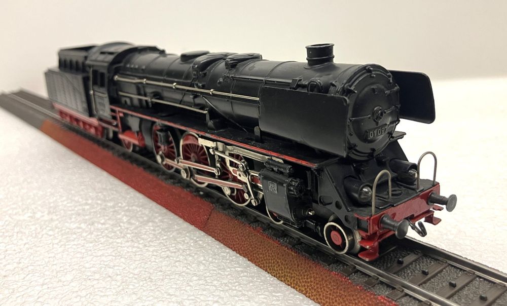 Märklin Modelleisenbahnen: märklin 3008 F 800 H0~ Dampflok mit Tender 01 097 Guss – Gebraucht aus Thun von retoolinoo 5