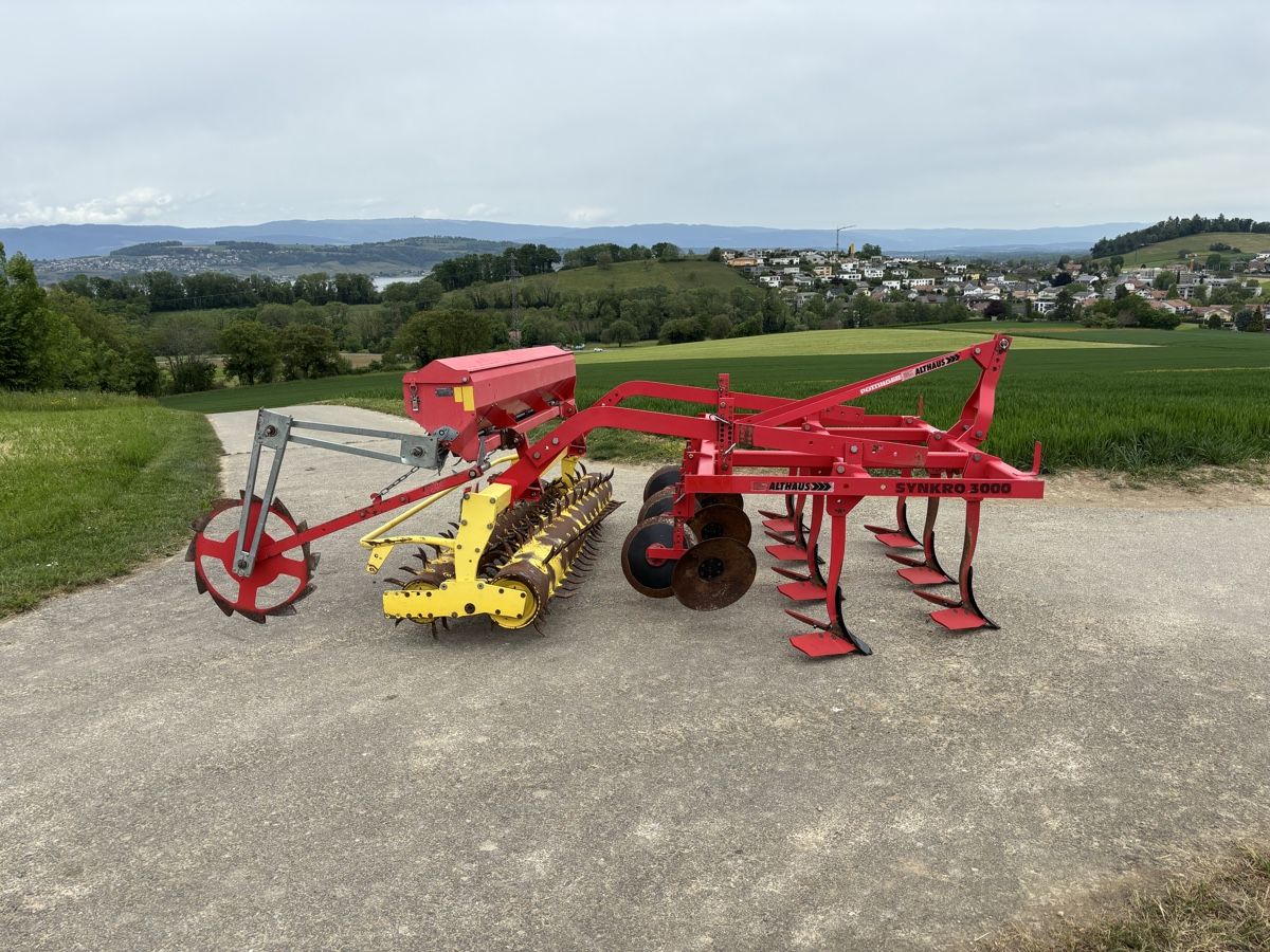 Tutte le macchine: Grubber Pöttinger mit Sägerät / Sämaschine / Drillbox – Usato da Courgevaux venduto da Querly 7