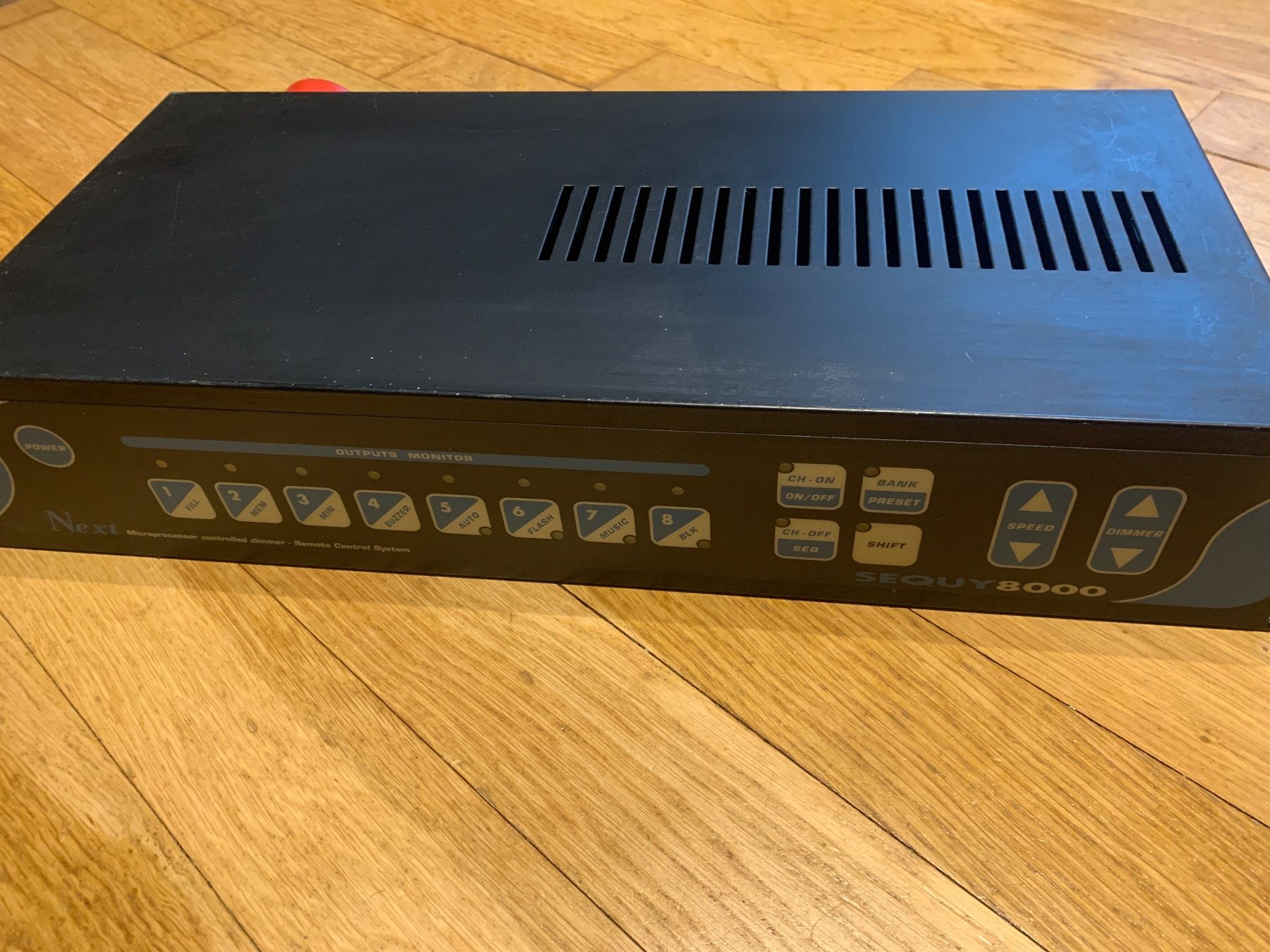 Mischpulte: Dimmer 8 Kanal - Next SEQUY8000 – Gebraucht aus Stettfurt von 2442
