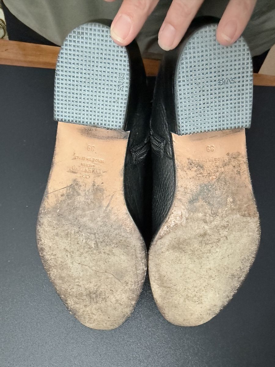 Valentino Herrenschuhe: Bottines Valentino Garavani noir  39 – Gebraucht aus Courgevaux von auxtrouvailles 4