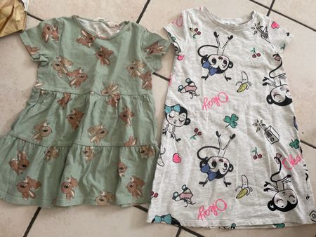 2 süsse H&M Mädchen Kleider Sommer Gr. 110/116, Top Zustand
