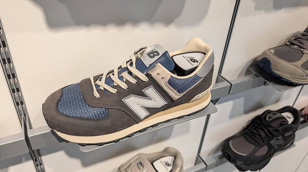 Chaussures hommes: New Balance Gr.44 Blau  – D'occasion à Adligenswil par adropolis
