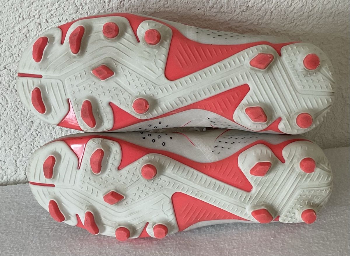 Puma Scarpe per ragazzi: Puma chaussures de foot – Usato da Corseaux venduto da Mililaforet75 5