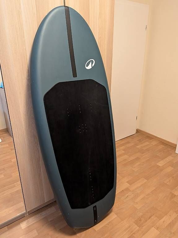 Tavole da surf e di nuoto: Wingfoil board 5'8'' 100L – Usato da Genève venduto da ale_nm5w