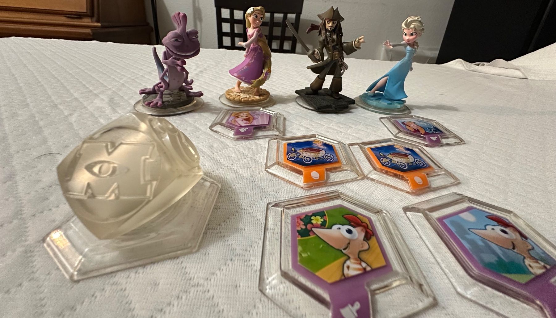 Disney Figuren: Lot Disney Infinity: Elsa, Rapunzel, Jack + Base USB⁠ – Gebraucht aus Genève von hesgotthepackage 1