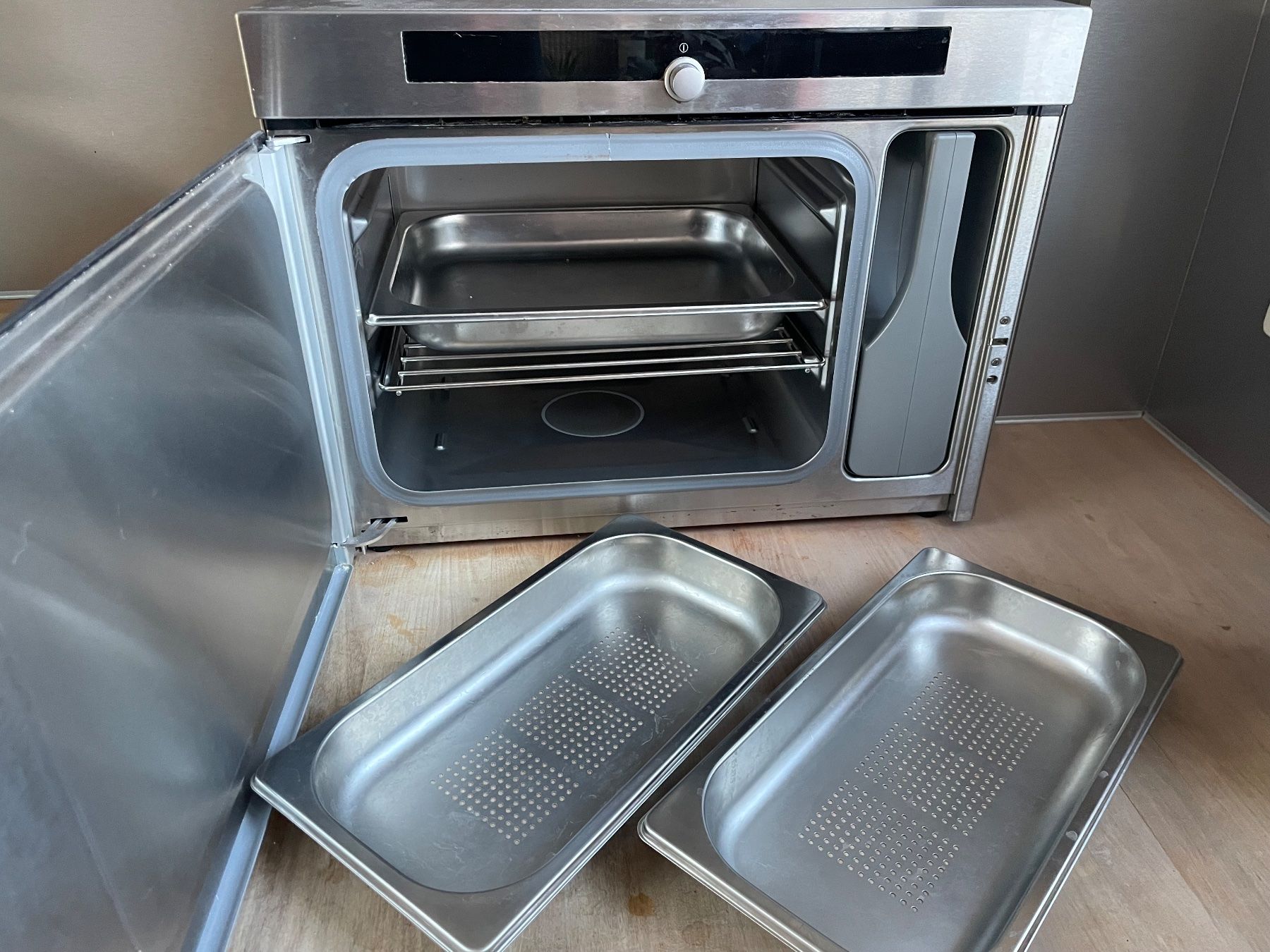 Miele Elettrodomestici da cucina: Dampfgarer - Miele 1050 – Usato da Zürich venduto da Haubiand 1