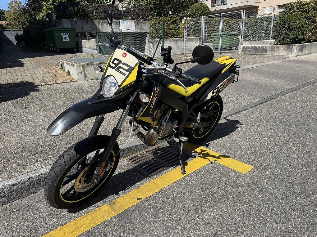 Strada: Moto Derbi Senda 50 SM XTrem – Usato da Le Grand-Saconnex venduto da Snano