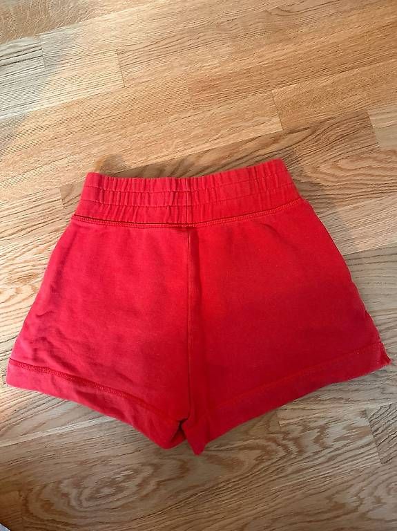 H&M Pantaloni: Shorts von H&M_Rot_Gr. XS. – Usato da Zürich venduto da Sunnyflower97 1