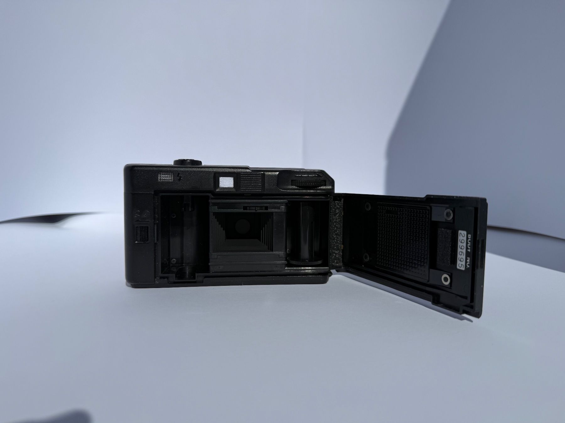 Konica Kamera: Compact 35mm Konica EFP 2 + Hexanon 38mm + Flash – Gebraucht aus Marin-Epagnier von EagleOne 3