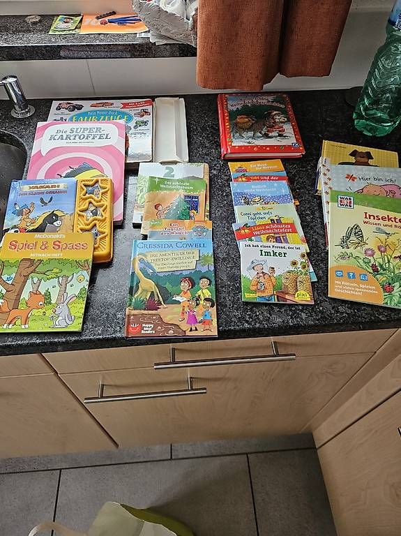 Livres: Verschiedene sachen Gratis – D'occasion à Aedermannsdorf par Men11 1