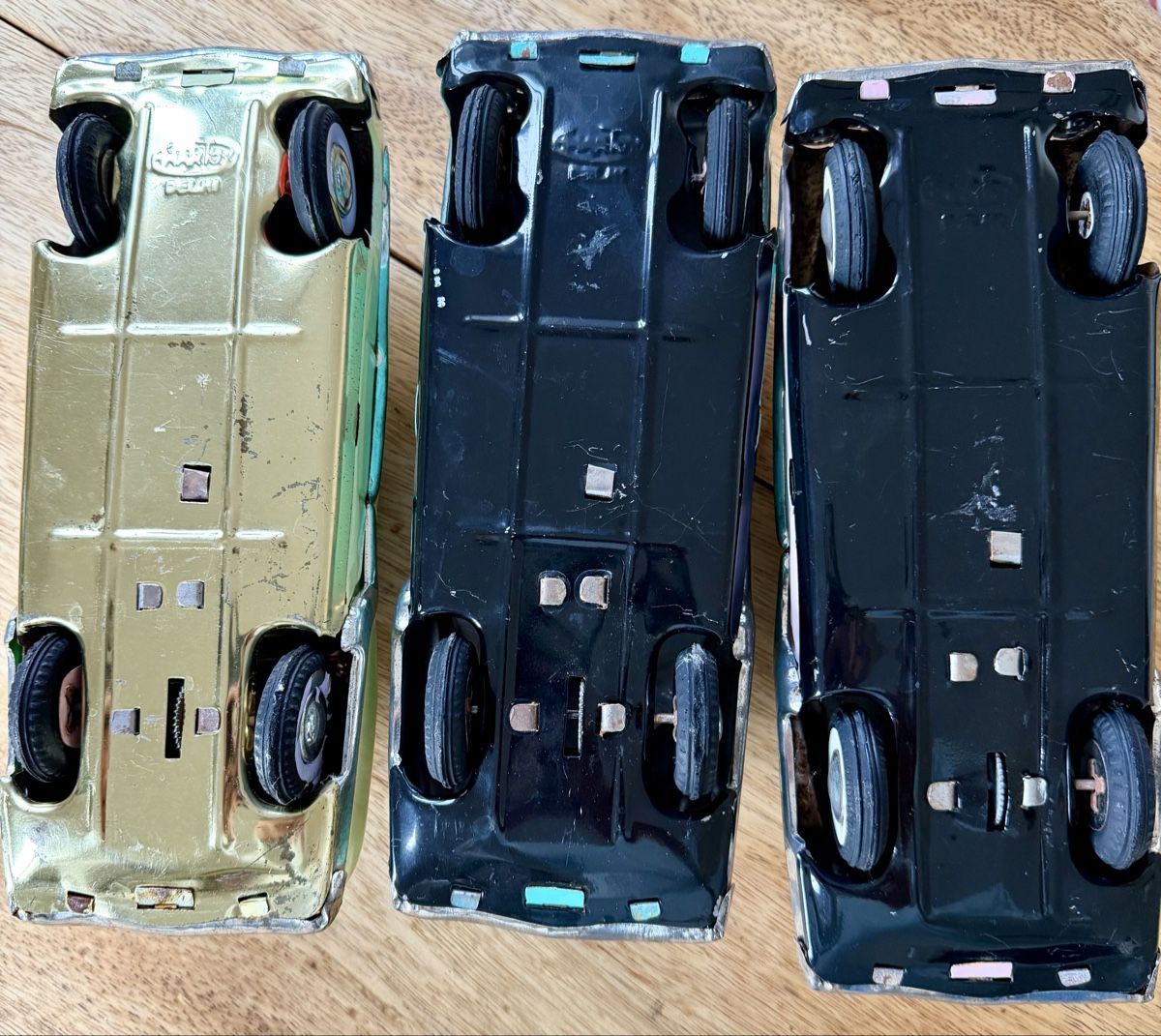 Giocattoli: 3 Blechautos Modell Oldtimer Set akzeptabler Zustand – Usato da Fribourg venduto da Fmia 2