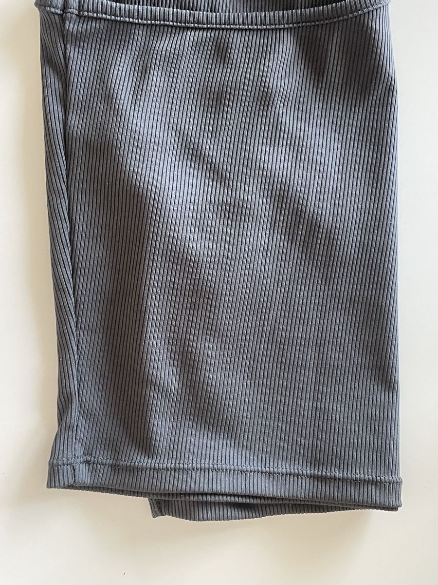 Tops: ALLES RAUS Top asymmetrisch 🔥 – Gebraucht aus Kloten von simones.thriftshop 2
