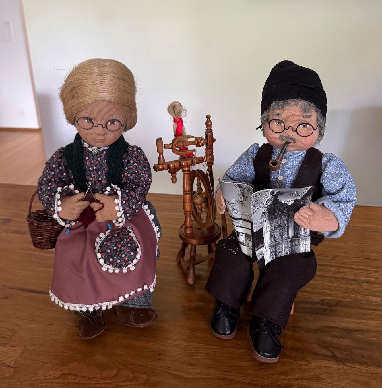 Poupées: Puppen Oma und Opa - Handarbeit – D'occasion à Riehen par ekc_ymy2