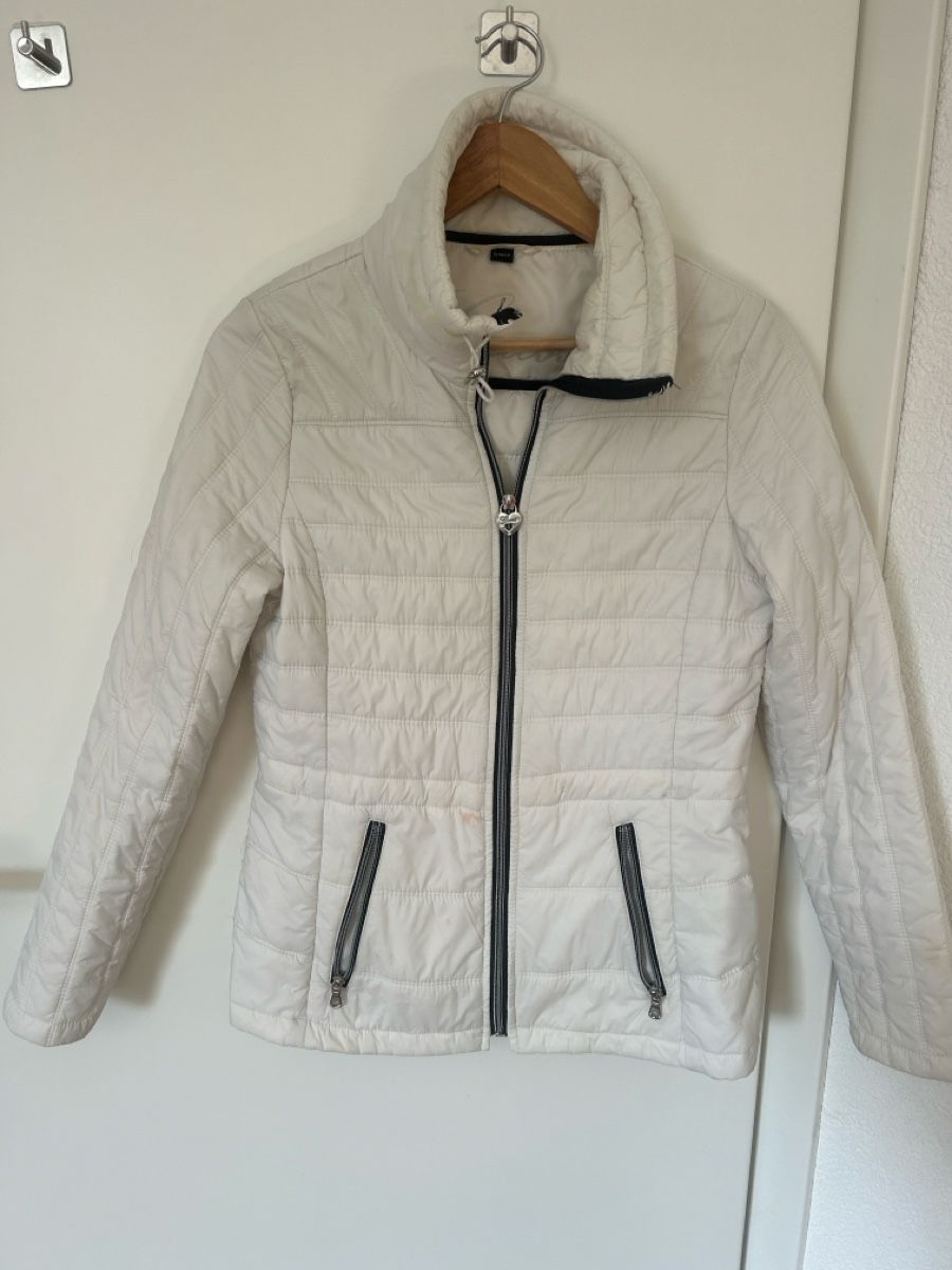 Guess Giacche: Guess White light Padded Jacket - Ladies Size S – Usato da Marin-Epagnier venduto da Kty_1907