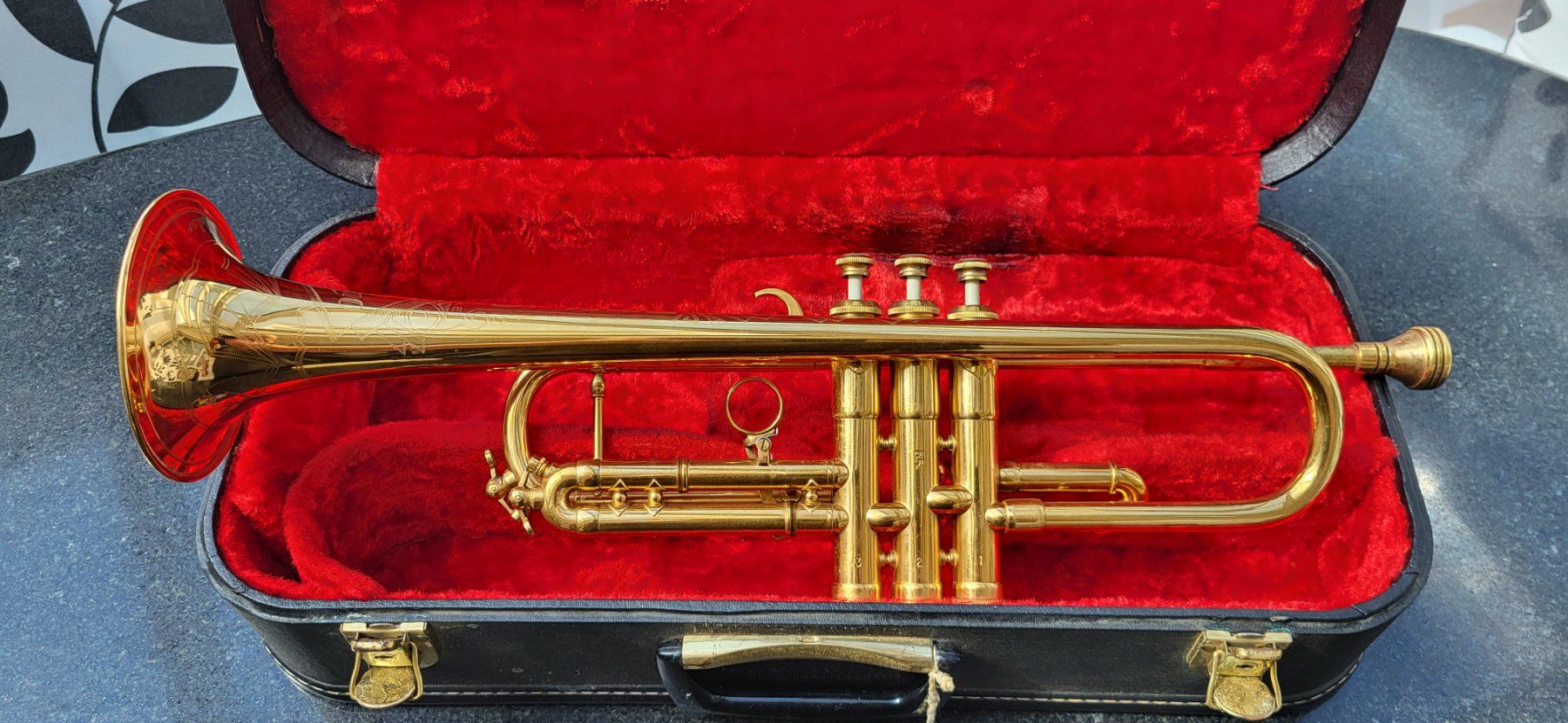 Strumenti musicali: Trompete EMO – Usato da Oberwil BL venduto da Mazdaxedos9