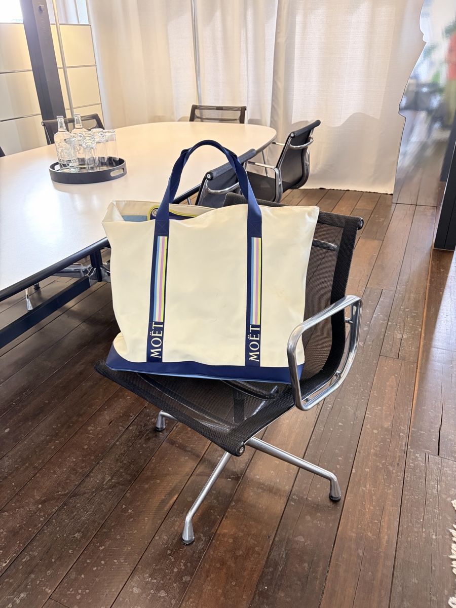 Taschen: Moët & Chandon Boot- & Strandtasche Set | 9 Champagnergläser – Gebraucht aus Herrliberg von Julianopie 1