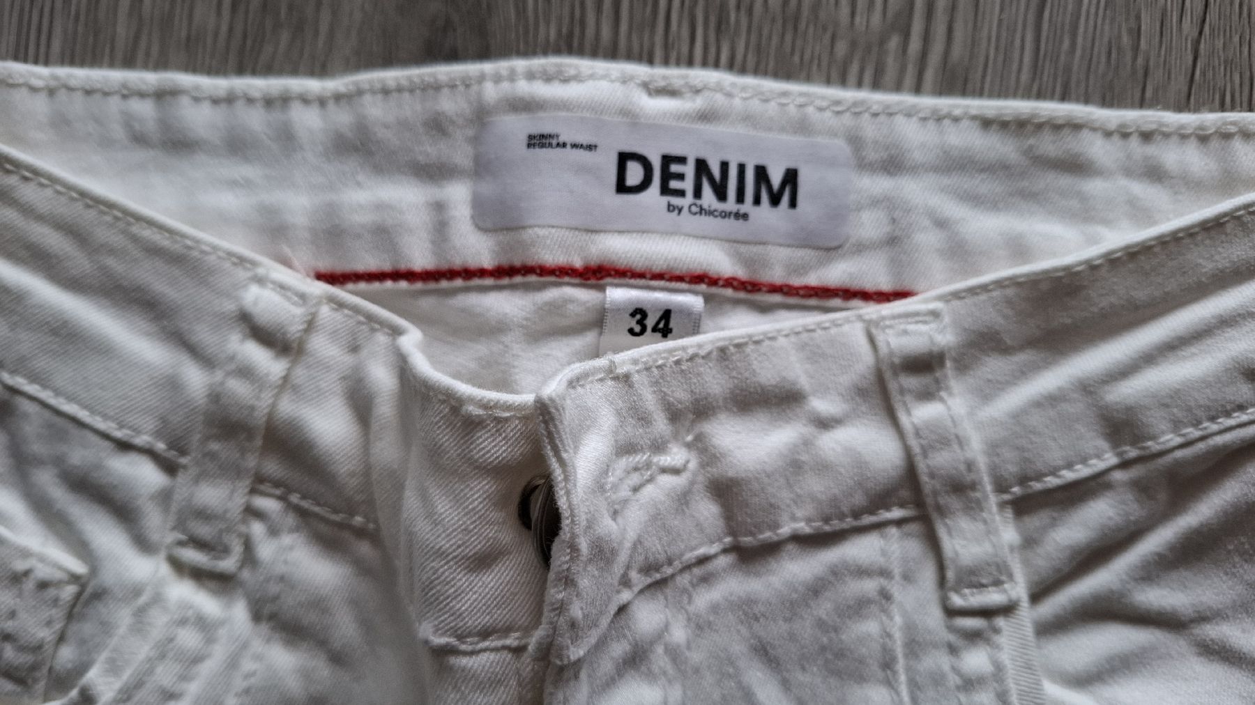 Jeans: Damen capri Jeans  weiss, Grösse 34. neu – Nuovo e nell'imballaggio originale da Emmen venduto da Tigerlady 2