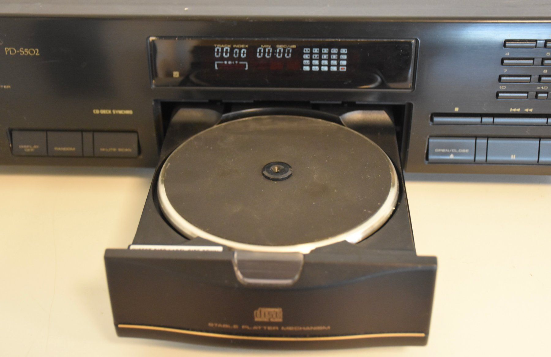 Pioneer Audio- & Mediensysteme: Lecteur CD PIONEER PD-S502 – Defekt aus Fribourg von Maiko0 3