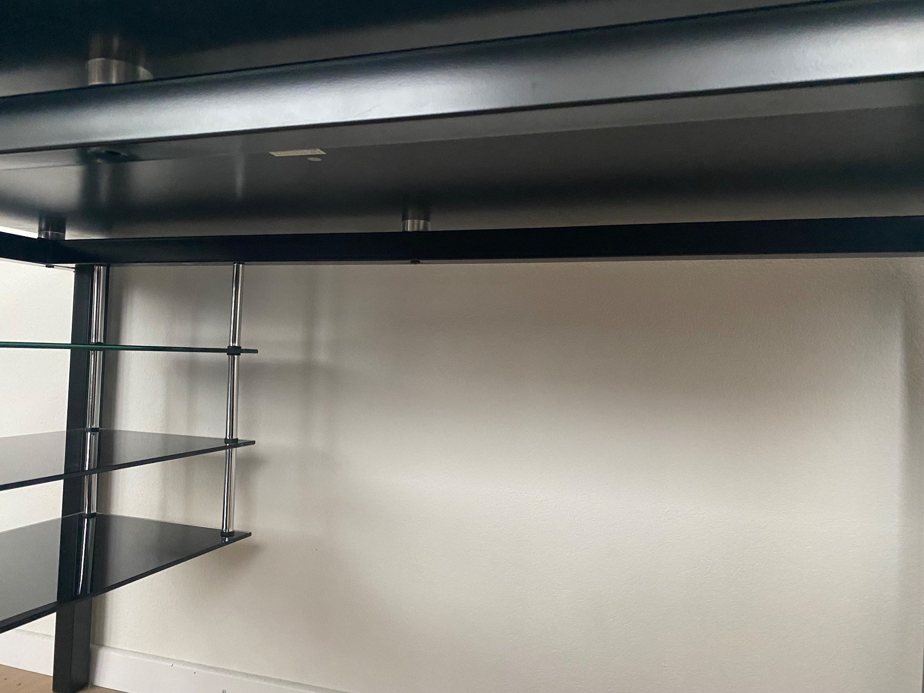 Scrivanie: Schreibtisch mit Glasplatte – Usato da Schlieren venduto da vivid_wrld 2