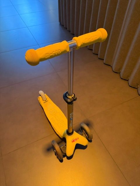 Micro Kickboard: Micro Mini Scooter Gelb – D'occasion à Kilchberg ZH par SabineF01