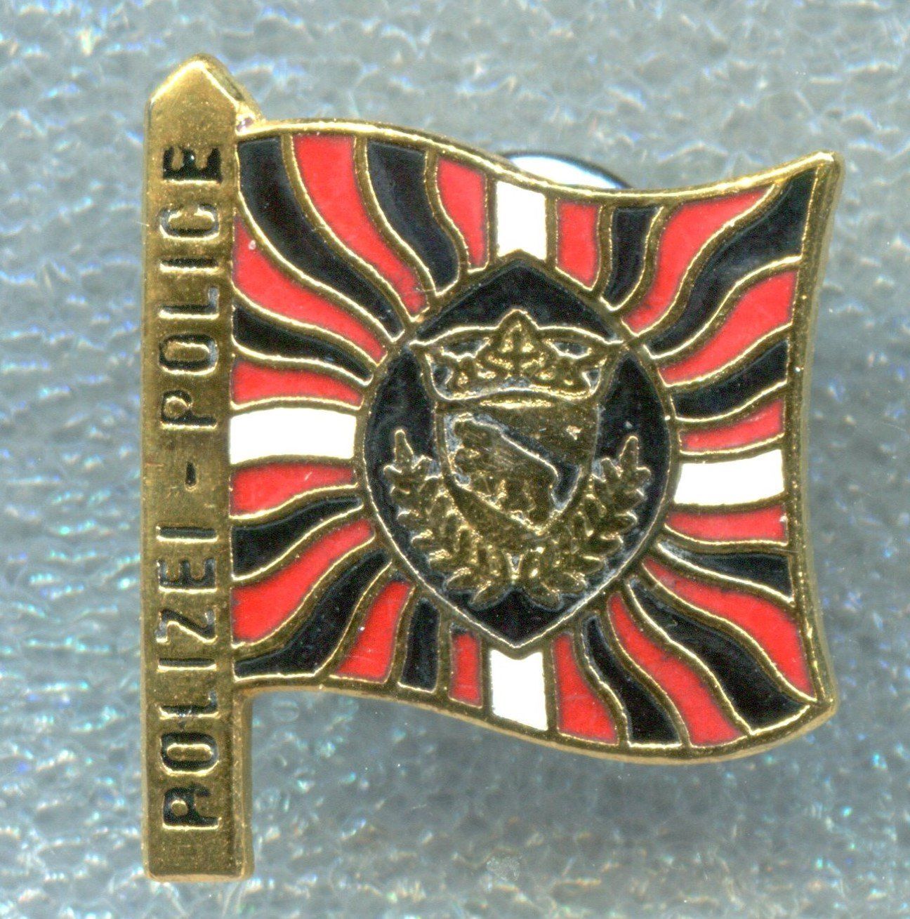 Plaquettes & Badges: Berner Polizei  Fahne – D'occasion à Winterthur par Sammleroase