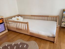 Kinderbett 90×180 cm inkl. Matratze – sehr guter Zustand