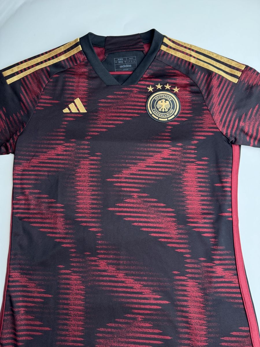 Adidas Canottiere & Pantaloni: Germany 22/23 away shirt  – Nuovo (secondo la descrizione) da Baden venduto da TerraCalcio 2
