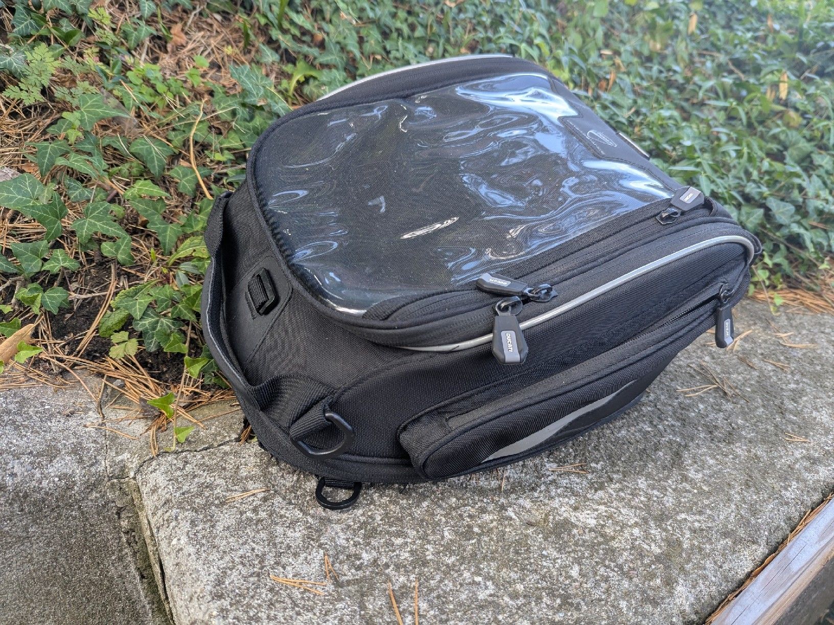 Ducati Taschen: Ducati Tank Bag (magnet) – Neu (gemäss Beschreibung) aus Kilchberg ZH von jeandaniel.browne 7