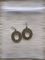 Boucles d’oreilles COS – arabesques beiges et dorées