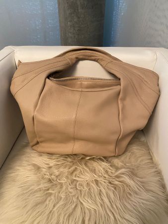 Schöne Kunstleder Tasche in beige