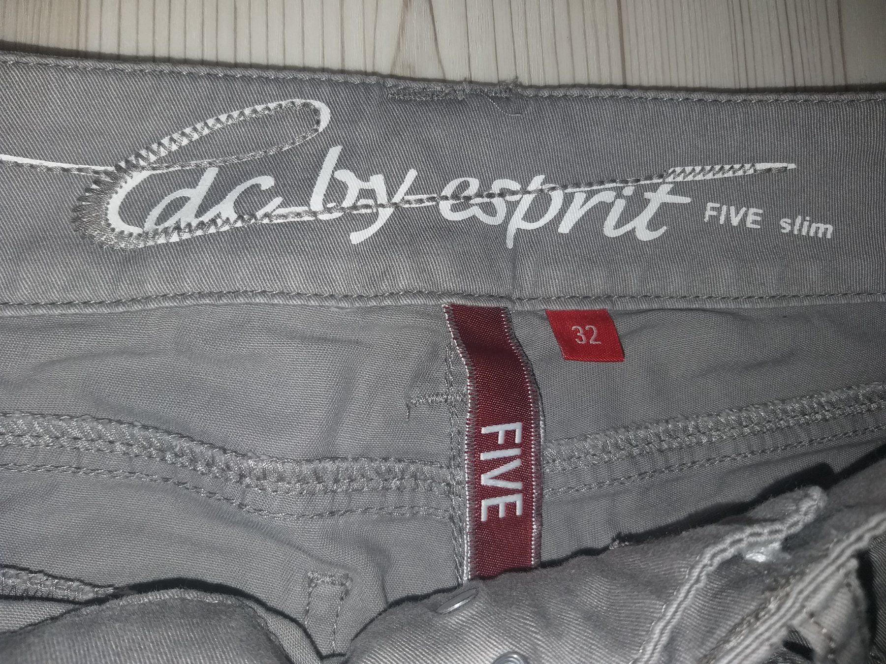 Esprit Pantaloni: Pantacourt ESPRIT  Taille / Grosse 32 CH  SLIM – Usato da Cossonay-ville venduto da Super-Price-Quality 3