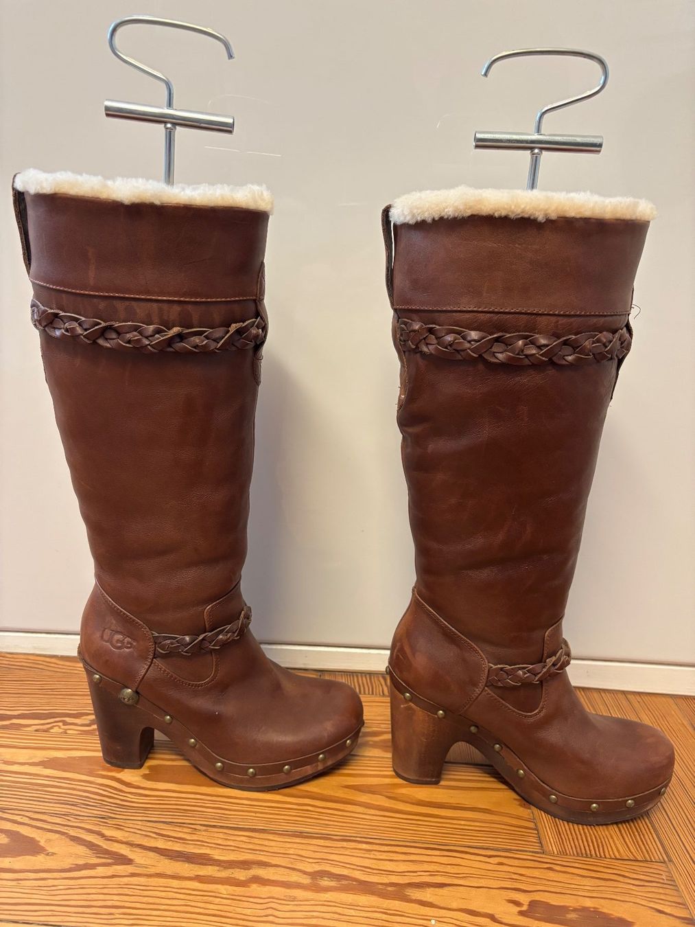 Ugg Scarpe da donna: Ugg Savanna Clog Boots Shearling / Leather EU 37 – Usato da Horgen venduto da uge_pd5p 1